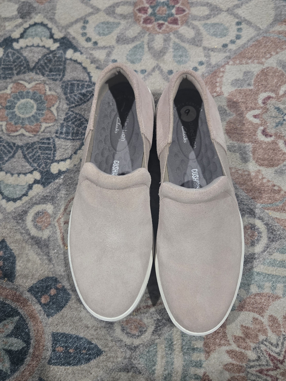 Clarks Women's 9 Layton Band Taupe Suede Minimalist Casual Chic Slip On Sneakers